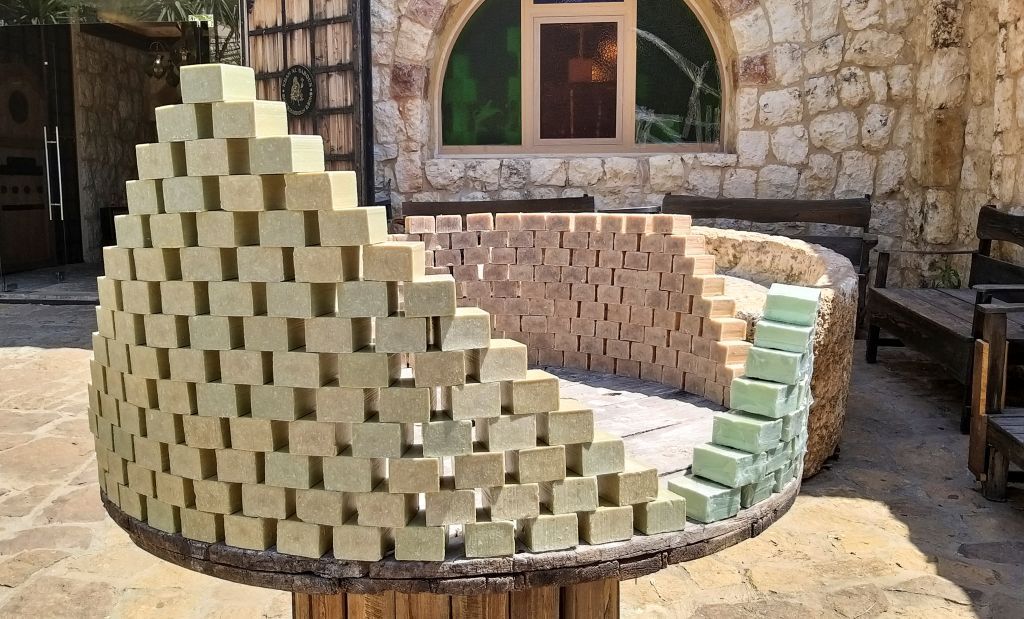 قرية في لبنان نجحت في تجاوز أزمة الوقود المستعرة.. كيف ذلك؟ إليكم القصة كاملة