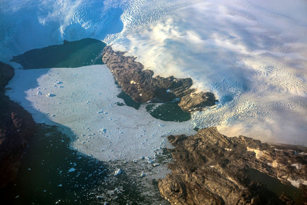 بالصور.. تغير المناخ يتسبب في ذوبان الجليد والجبال الجليدية في غرينلاند 5 بالصور.. تغير المناخ يتسبب في ذوبان الجليد والجبال الجليدية في غرينلاند