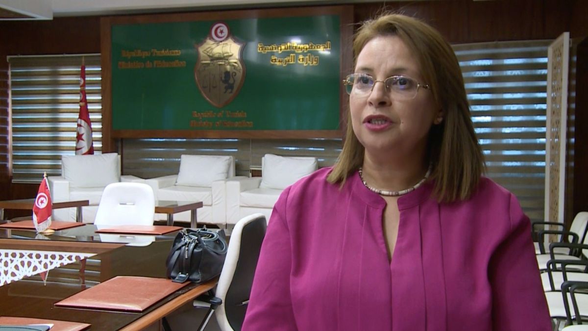 أولياء أمر الطلاب لـ"أخبار الآن": "عودة الدراسة بنسق طبيعي في تونس ستفاقم الوضع الصحي" 3 السيدة وجدان بن عياد مكلفة بمهمة بديوان وزارة التربية