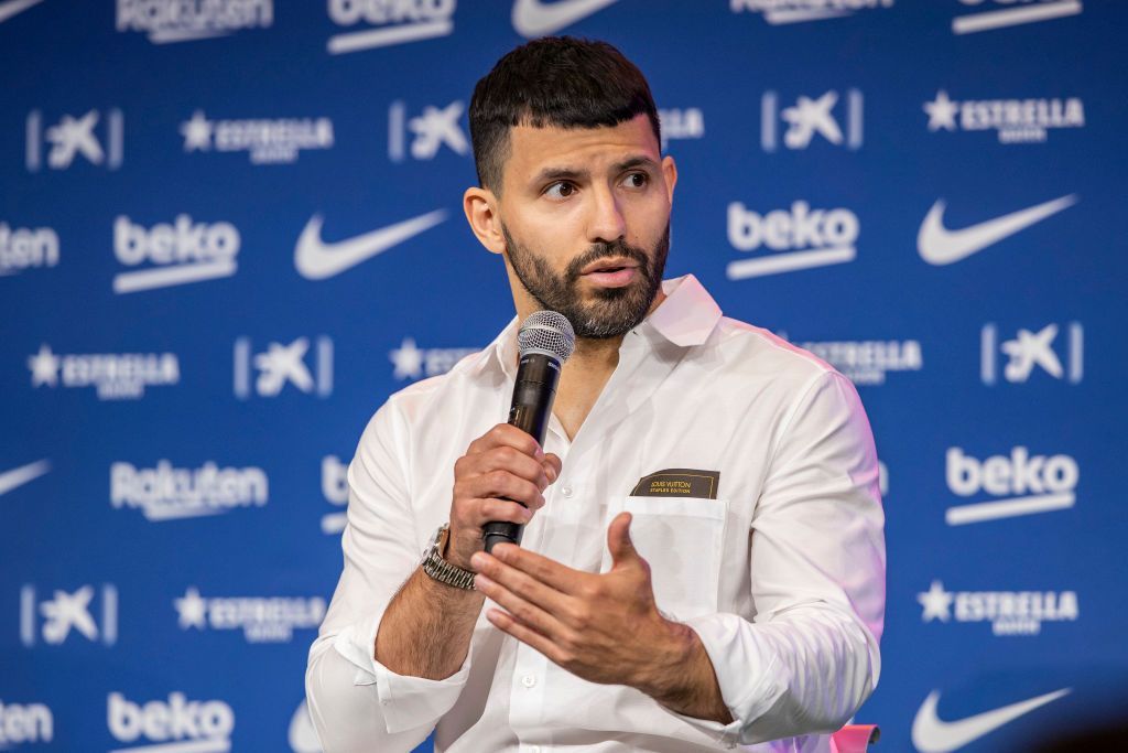 أغويرو يوضح حقيقة رغبته في الرحيل عن برشلونة