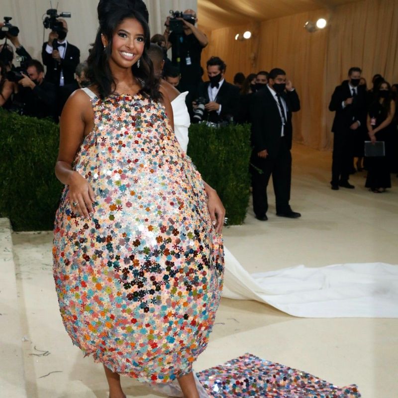 حفل ميت جالا 2021.. إطلالات غريبة في نيويورك خطفت الأنظار