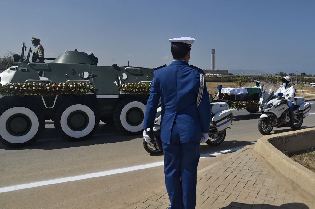 بالصور.. مراسم جنازة الرئيس السابق بوتفليقة