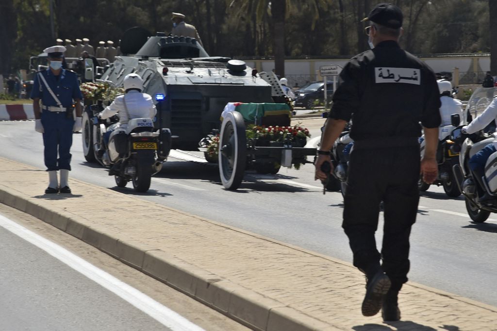 بالصور.. مراسم جنازة الرئيس السابق بوتفليقة