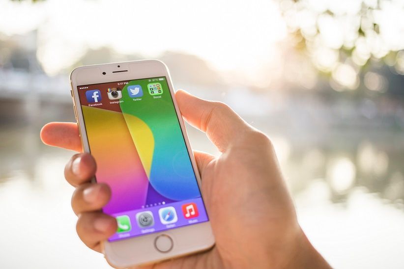 إذا كنت من مستخدمي آيفون فهل تعلم أين هو الزر السحري الخفي؟ 1 جهاز آيفون