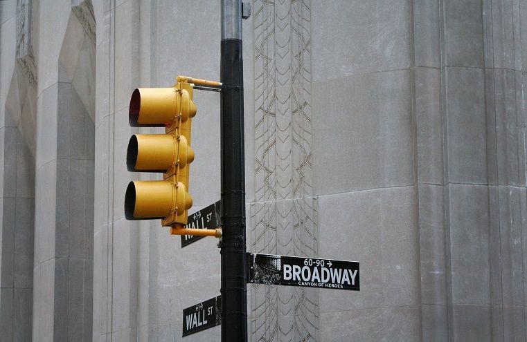 اشارة مرورية .. ستوري بلوك