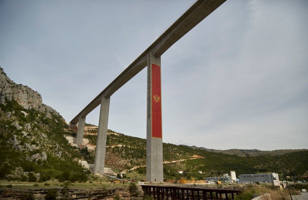 على مونتينيغرو دفع 67 مليون يورو سنوياً للصين لمدة 14 عاماً 1 على مونتينيغرو دفع 67 مليون يورو سنوياً للصين لمدة 14 عاماً