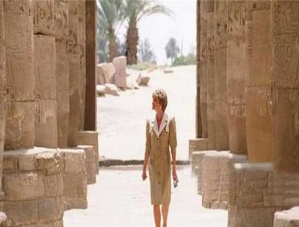 بالصور.. الأمير تشارلز في مصر.. زيارة ليست الأولى للبلد