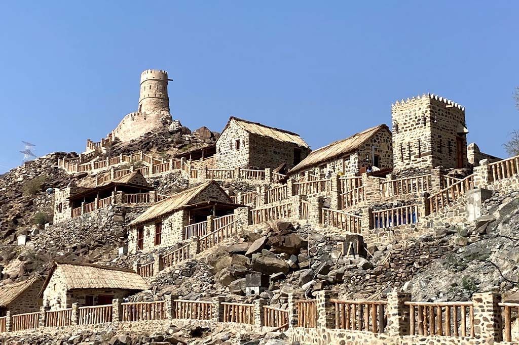 في يوبيلها الذهبي.. تعرف على الإمارات من خلال 50 وجهة يجب أن تزورها 7 في يوبيلها الذهبي.. تعرف على الإمارات من خلال 50 وجهة يجب أن تزورها