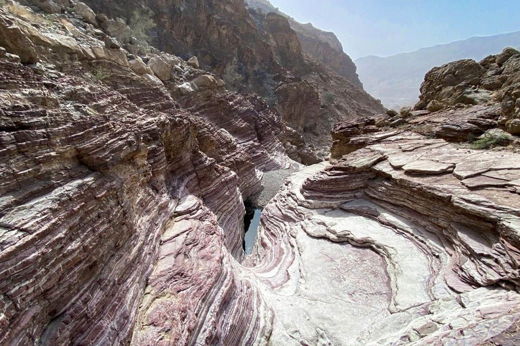 في يوبيلها الذهبي.. تعرف على الإمارات من خلال 50 وجهة يجب أن تزورها 25 في يوبيلها الذهبي.. تعرف على الإمارات من خلال 50 وجهة يجب أن تزورها