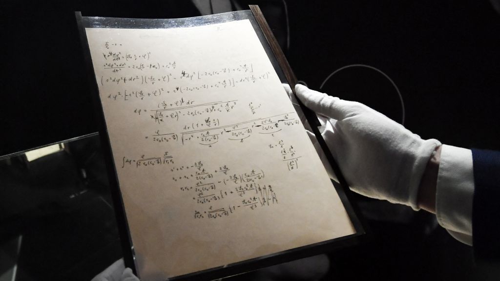 بسعر قياسي.. بيع مخطوطة نادرة لأينشتاين عن "النظرية النسبية"