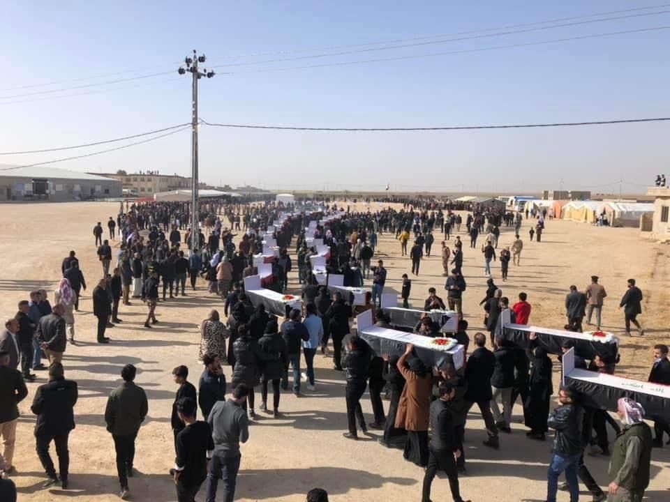 بمراسم دينية ايزيدية دفن رفات 41 شخصاً من ضحايا داعش