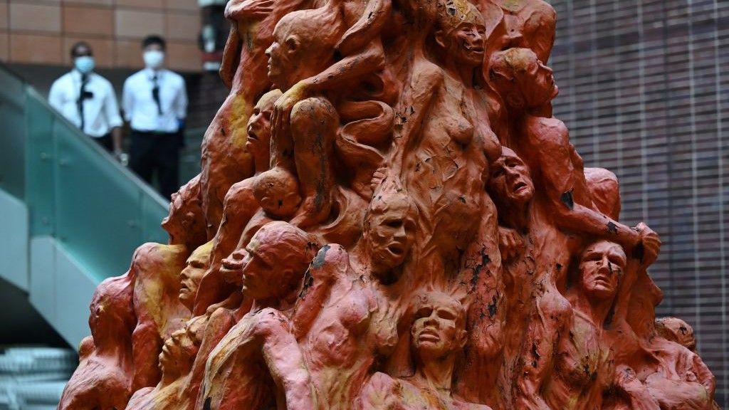 "عمود العار".. سلطات هونغ كونغ تزيل التمثال الأكثر شهرة في المدينة 1 "عمود العار".. سلطات هونغ كونغ تزيل التمثال الأكثر شهرة في المدينة