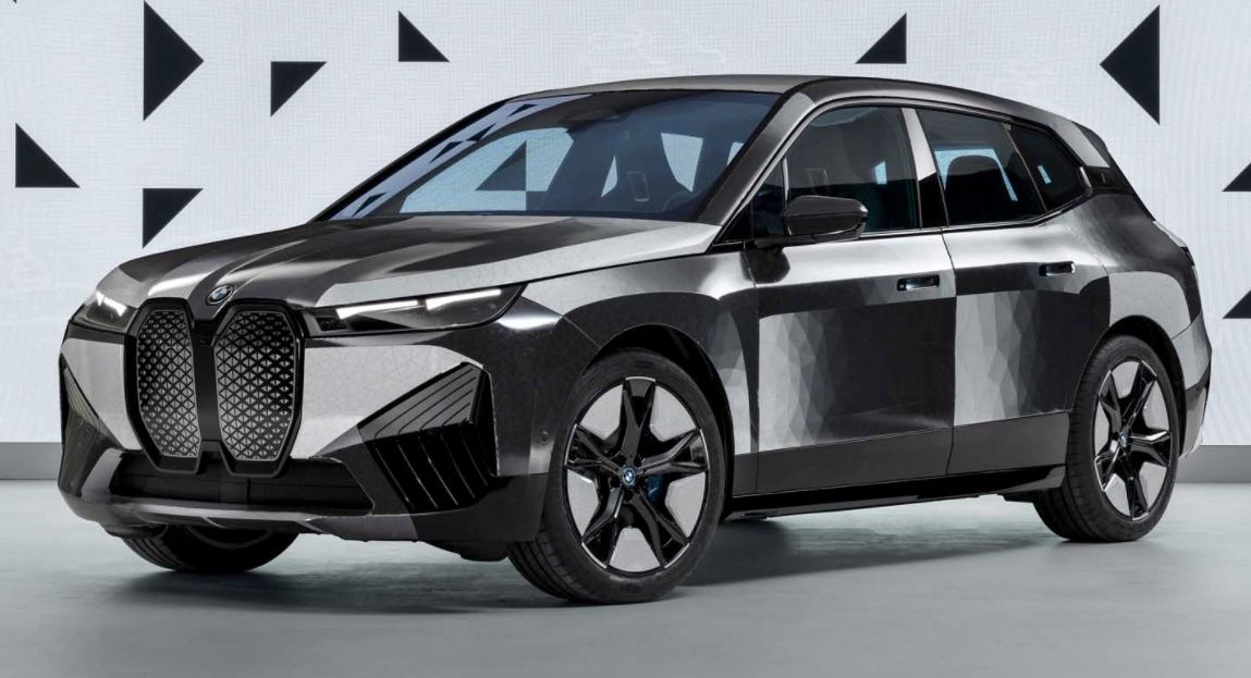 السيارة الحرباء "بي أم دبليو أي أكس فلو" تُغيّر لونها بلمسة زر واحدة.. كيف؟ 2 السيارة الحرباء "بي أم دبليو أي أكس فلو" تُغيّر لونها بلمسة زر واحدة.. كيف؟