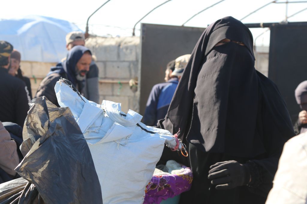 مغادرون من مخيم الهول: نبحث عن حياة جديدة بعيدا عن تنظيم داعش 6 مغادرون من مخيم الهول: نبحث عن حياة جديدة بعيدا عن تنظيم داعش