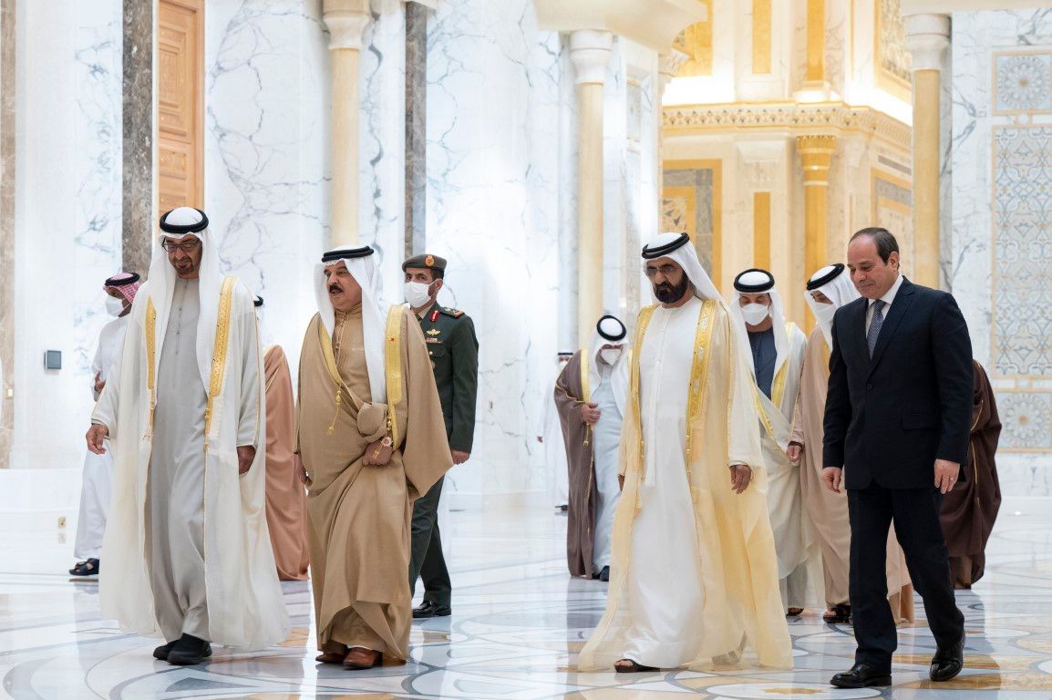 قمة في أبوظبي تجمع قادة الإمارات ومصر والبحرين.