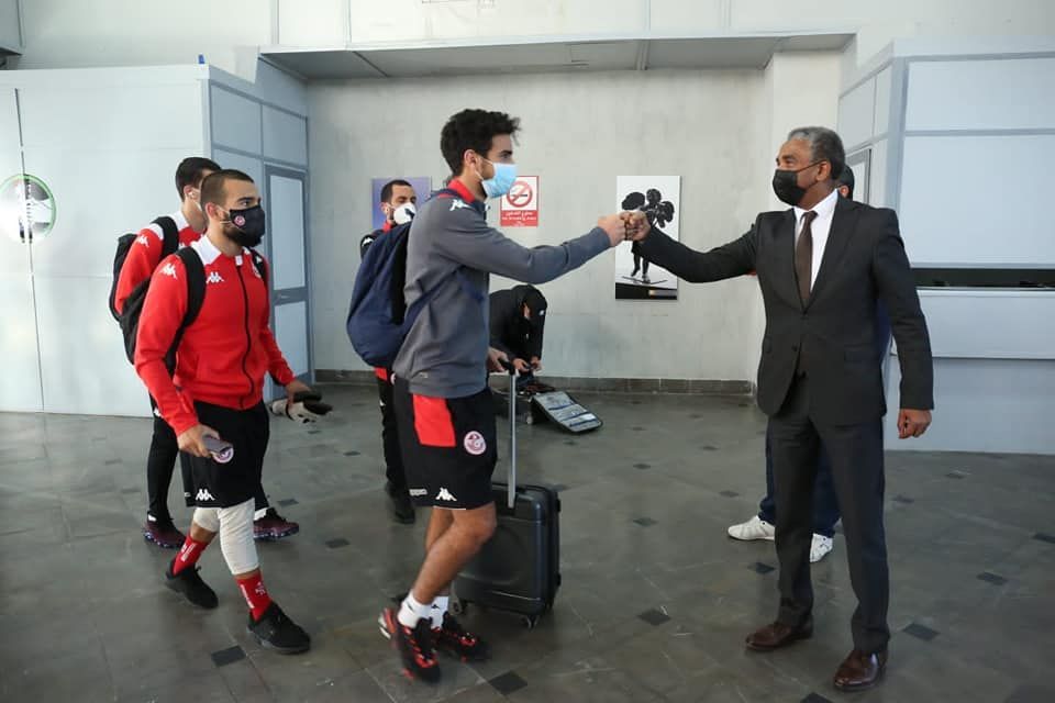 تونس تستقبل المنتخب الوطني لكرة القدم بمطار تونس قرطاج 2 تونس تستقبل المنتخب الوطني لكرة القدم بمطار تونس قرطاج