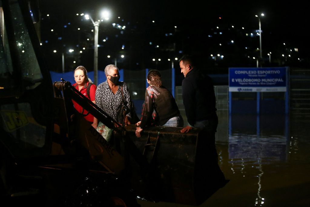 مصرع 18 شخصا على الأقل جراء أمطار غزيرة في البرازيل