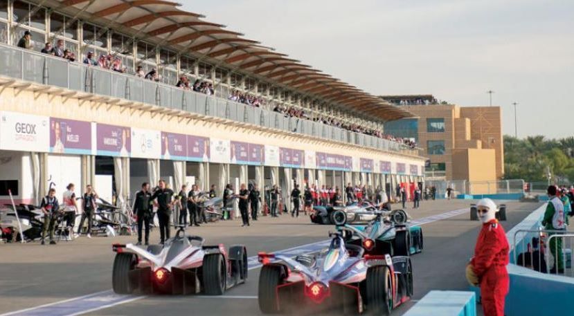 سباقات حافلة بالتشويق في "الفورمولا إي" بالسعودية 1 الفورمولا