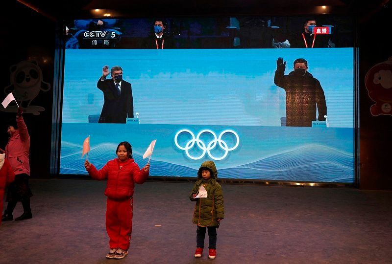 واشنطن تنتقد اختيار رياضية من شينجيانغ لحمل الشعلة الأولمبية 3 واشنطن تنتقد اختيار رياضية من شينجيانغ لحمل الشعلة الأولمبية