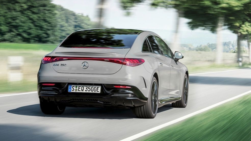 سيارات 2022 الكهربائية.. مرسيدس EQE جاهزة لمنافسة BMW وتيسلا 2 مرسيدس اي كيو اي – Mercedes EQE