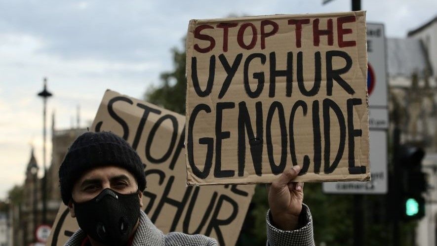 النساء الإيغوريات في يومهم العالمي في خطر ومهددات بالإبادة الديموغرافية