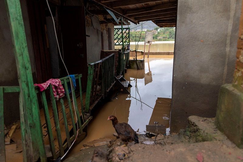 الإعصار باتسيراي يخلّف دماراً كبيراً في مدينة مننجاري في مدغشقر