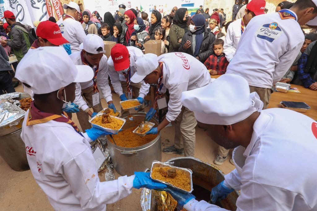 ليبيا تبهر العالم بأكبر طبق من الكسكسي قطره 4 أمتار 4 الكسكس