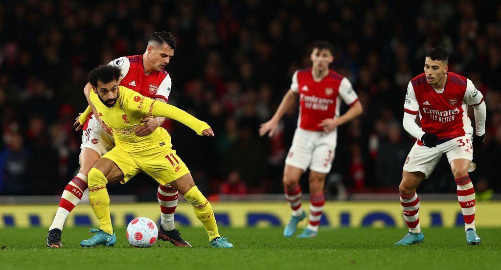 ليفربول يشعل الصراع على الدوري الإنجليزي بـ"ثنائية" في مرمى آرسنال