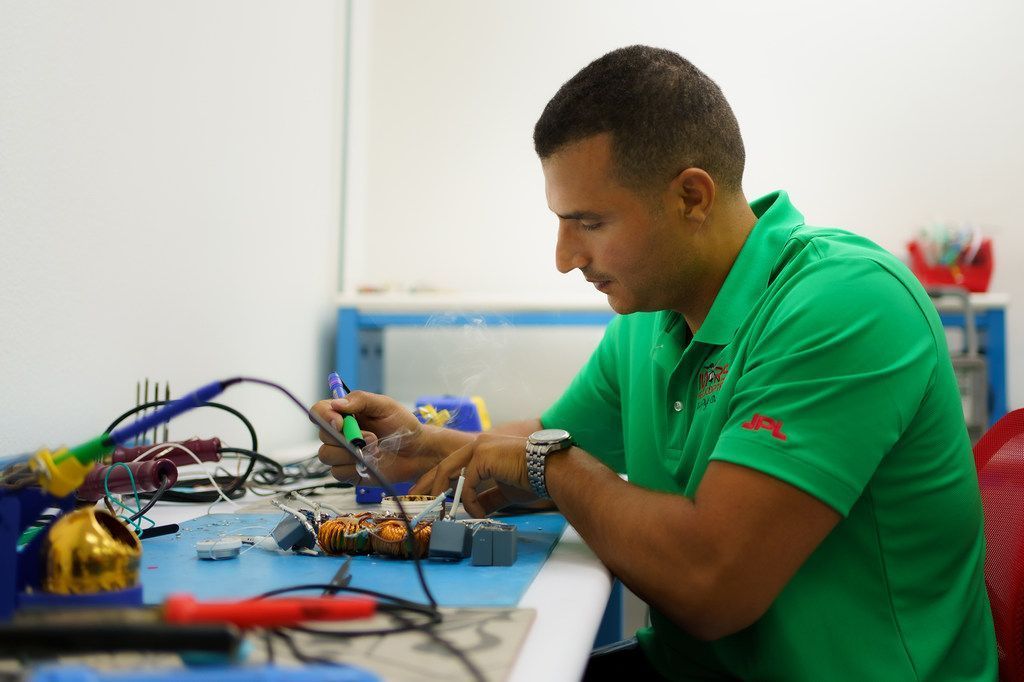 طموحه أوصله إلى المريخ.. شاب فلسطيني ساعد ناسا