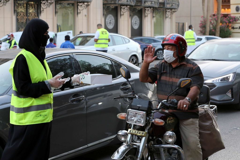 إفطارك علينا .. حملة سعودية للحد من حوادث السيارات وقت الغروب 