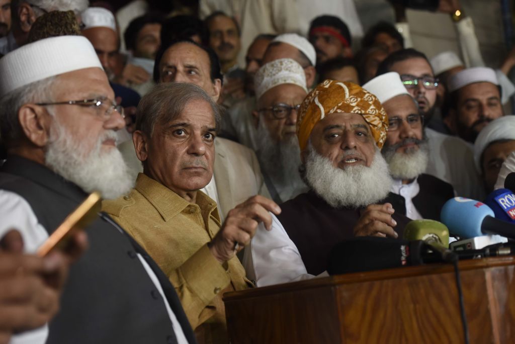 من هو شهباز شريف رئيس وزراء باكستان؟