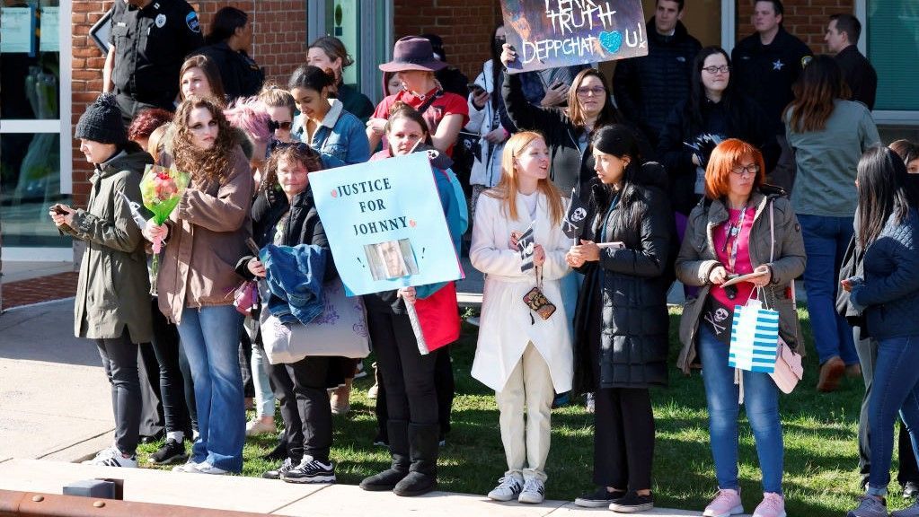 جوني ديب في قضية جديدة ضد آمبر هيرد وفريقه يصفها بالمهووسة