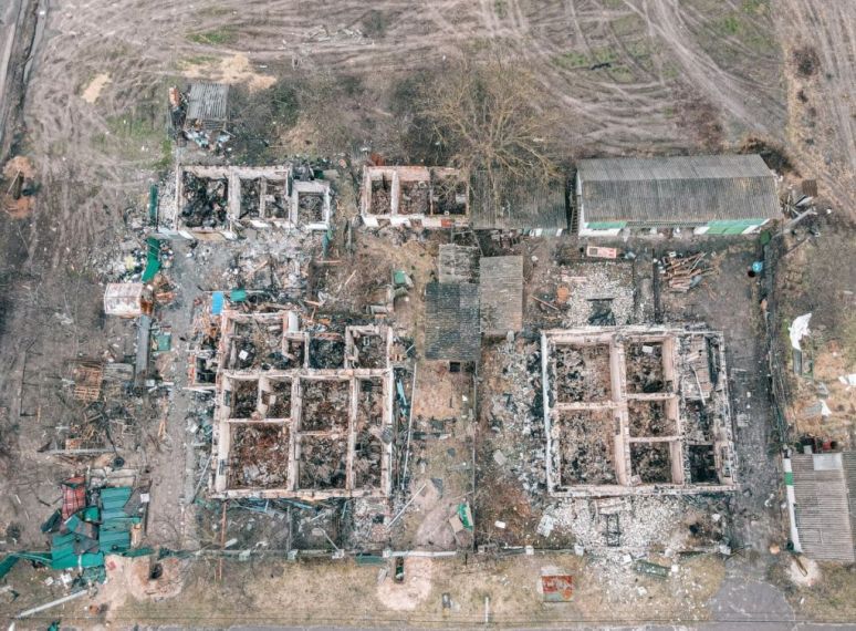 أوكرانيا.. مشاهد دمار ضخمة في محيط تشيرنيهيف بعد انسحاب القوات الروسية