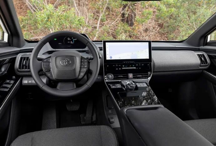 سيارة تويوتا bZ4X الكهربائية