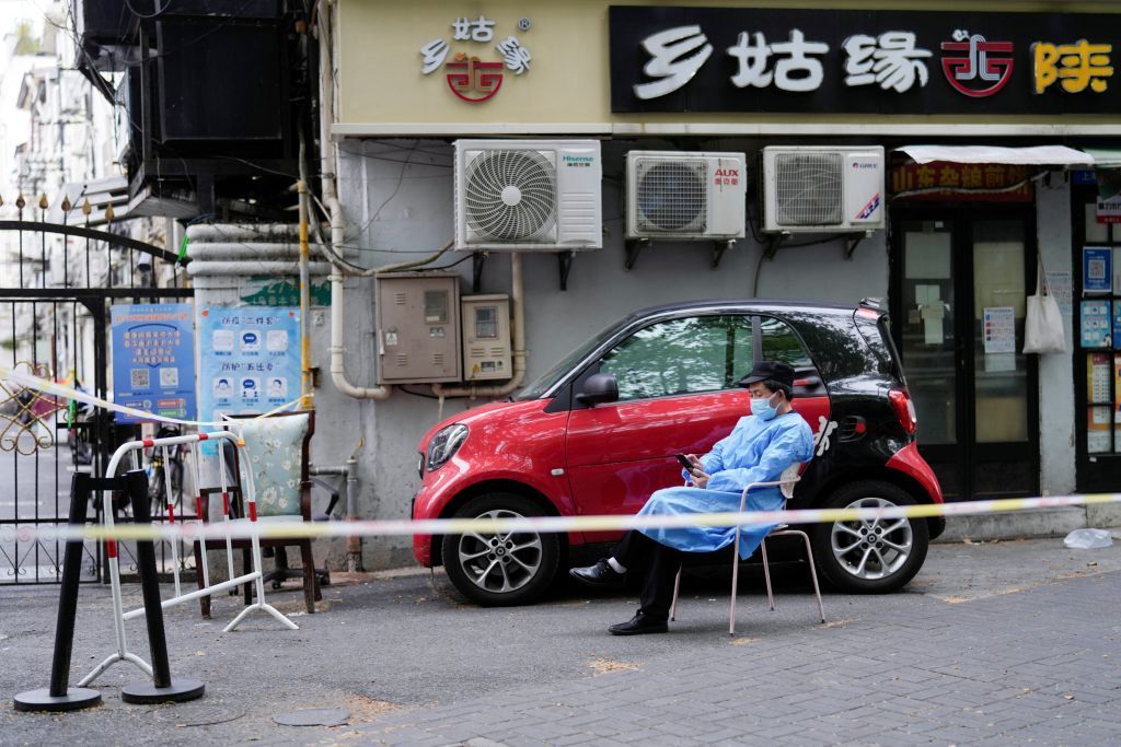 الملايين محاصرون في منازلهم.. شنغهاي تموت ببطء بسبب كورونا 3 الملايين محاضرون في منازلهم.. شنغهاي تموت بالبطيء بسبب كورونا