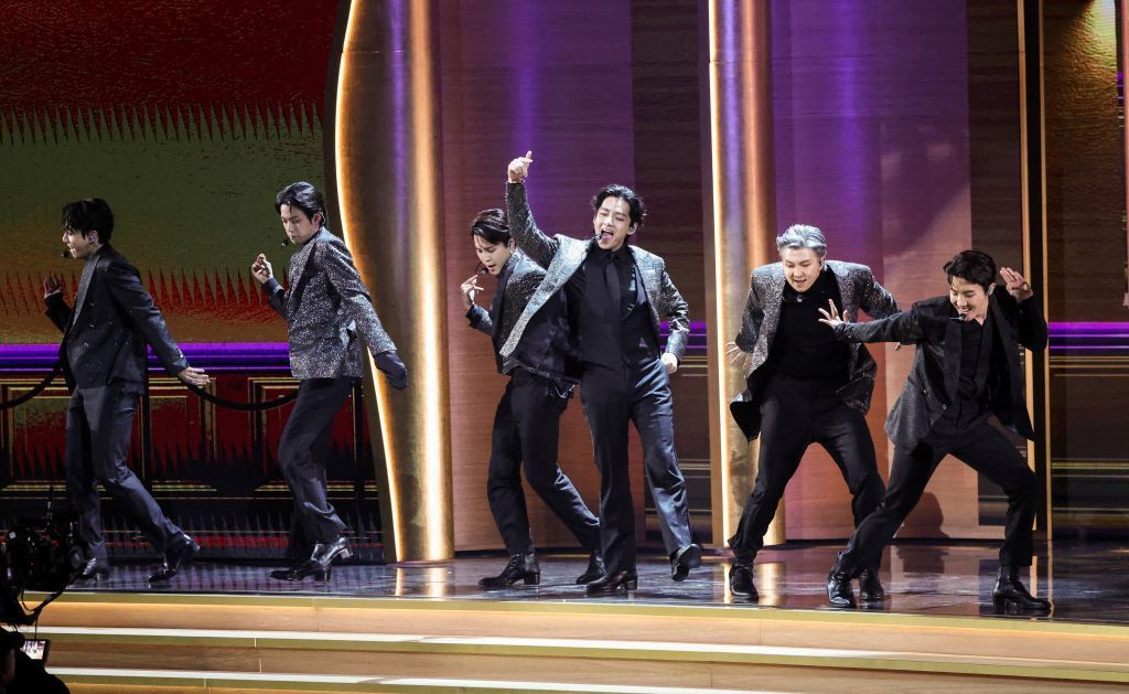 "فيك لاف" لفرقة "BTS" الكورية تتخطى 1.1 مليار مشاهدة على "يوتيوب"