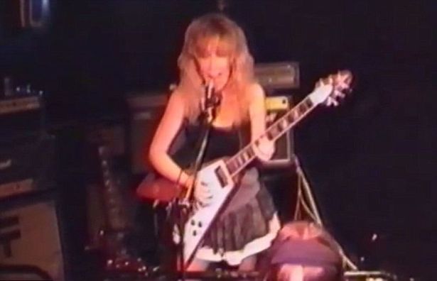 مطربة الراب البريطانية سالي جونز قبل انضمامها إلى داعش