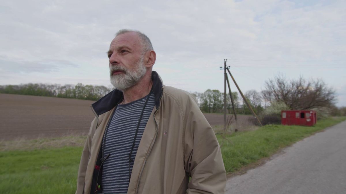 "اشتقت لمدينتي وعملي".. قصة أوكراني لجأ إلى قرية ورفض مغادرة بلده