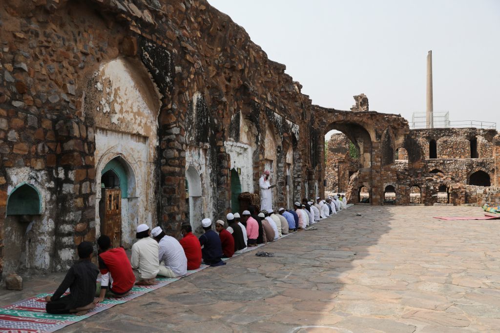 مسلمو الهند وباكستان يستقبلون العيد وسط موجة حرّ تاريخية