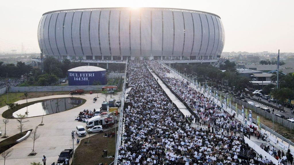 بالصور.. أجواء عيد الفطر تعود من جديد في مختلف دول العالم 10 بالصور.. أجواء عيد الفطر تعود من جديد في مختلف دول العالم