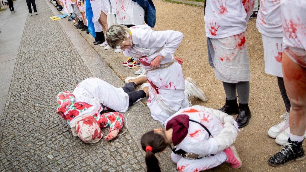 اغتصب النساء والرجال والأطفال.. اتهامات للجيش الروسي بارتكاب فظائع في أوكرانيا