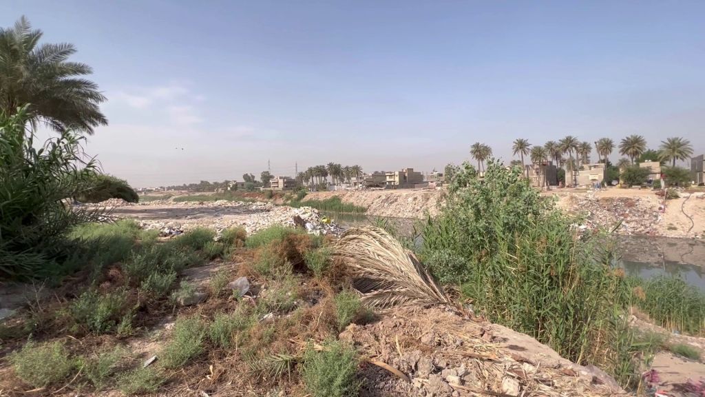 نهر ديالى.. من مياه عذبة إلى بؤرة تلوث تهدد حياة المواطنين