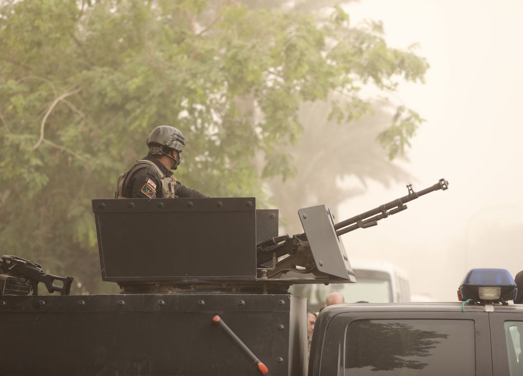 بالصور.. عاصفة ترابية تضرب بعض مدن العراق