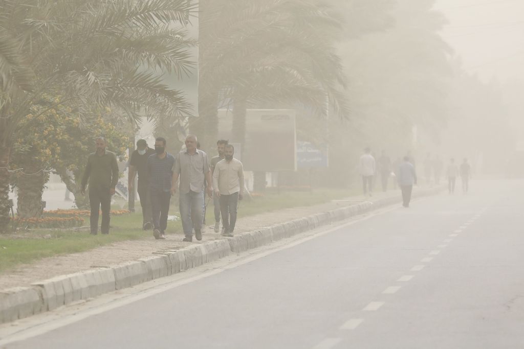 بالصور.. عاصفة ترابية تضرب بعض مدن العراق