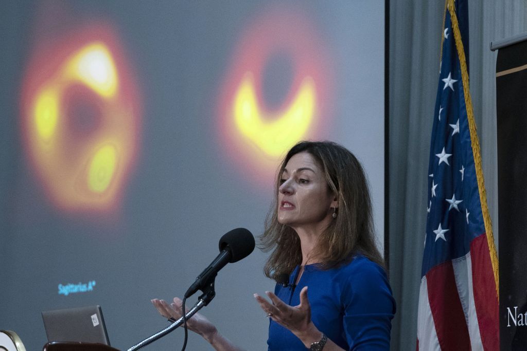 تفوق الخيال.. أول صورة للثقب الأسود في قلب مجرة درب التبانة 1 تفوق الخيال.. أول صورة للثقب الأسود في قلب مجرة درب التبانة