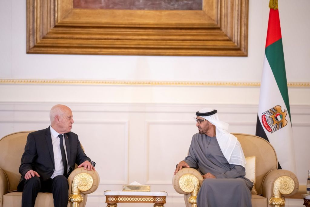 محمد بن زايد يتلقى العزاء في فقيد العروبة الشيخ خليفة بن زايد