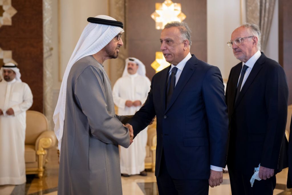 محمد بن زايد يتلقى العزاء في فقيد العروبة الشيخ خليفة بن زايد