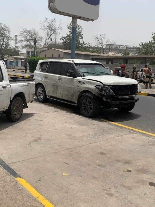 في عدن..انفجار سيارة مفخخة استهدفت مسؤولا عسكريا ولا ضحايا 1 في عدن..انفجار سيارة مفخخة استهدفت مسؤولا عسكريا ولا ضحايا