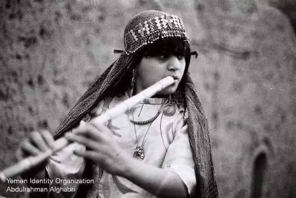 المصور اليمني عبدالرحمن الغابري: كافحت قبح الحرب والكارهين للحياة بنشر صور الجمال