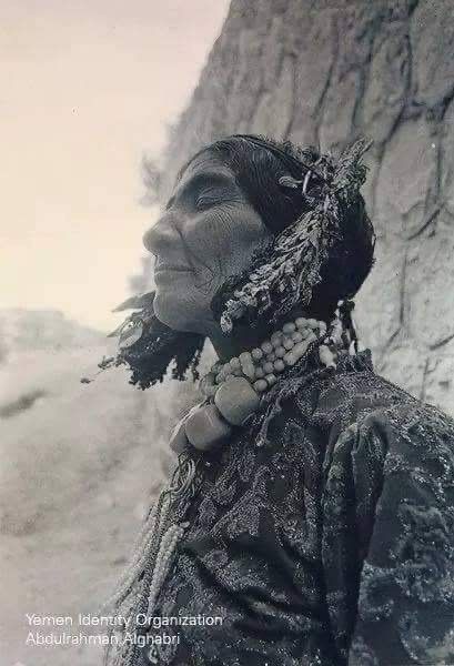 المصور اليمني عبدالرحمن الغابري: كافحت قبح الحرب والكارهين للحياة بنشر صور الجمال